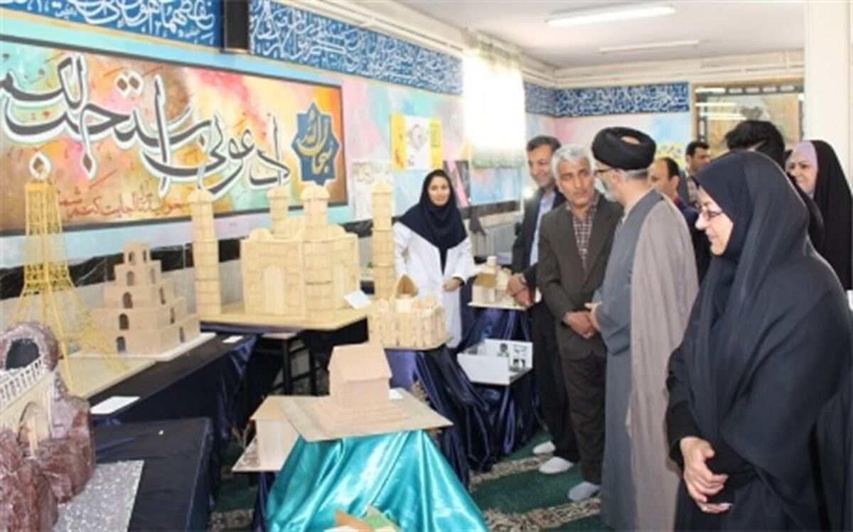 برگزاری نمایشگاه هفته مشاغل در هنرستان بلیغ فیروزکوه