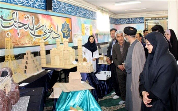 برگزاری نمایشگاه هفته مشاغل در هنرستان بلیغ فیروزکوه