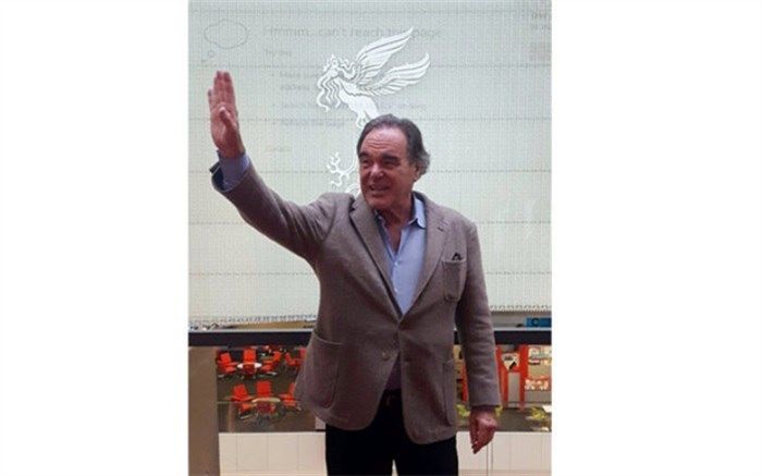 «الیور استون» وارد کاخ جشنواره جهانی فجر شد