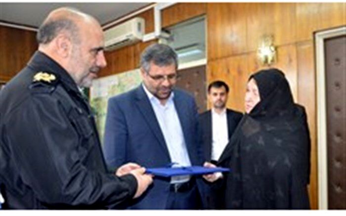 فرمانده نیروی انتظامی در دیدار با مدیرکل آموزش و پرورش: با تمام قوا در کنار معلمان ایستاده‌ایم