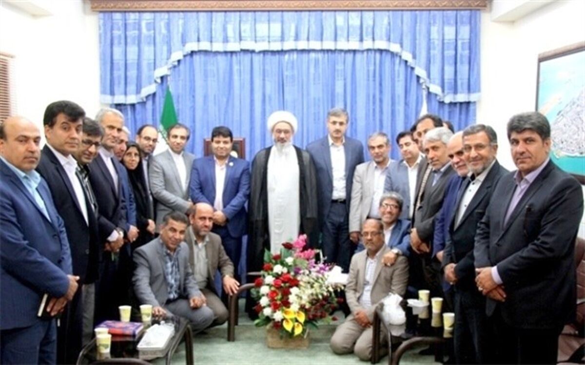 دیدار آیت الله صفایی بوشهری با مسئولان و جمعی از کارکنان آموزش و پرورش استان بوشهربرگزار شد