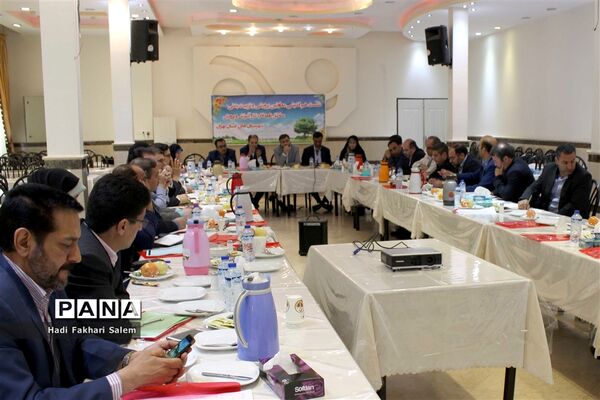 نشست معاونین پرورشی شهرستانهای استان تهران پیرامون پایگاههای اوقات فراغت