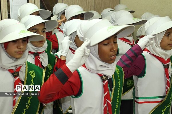 دیدار دانش آموزان پیشتاز شهرستان کارون با مسئولین سازمان دانش آموزی استان خوزستان