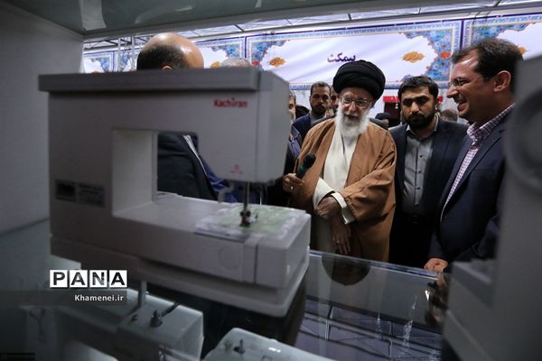 بازدید رهبر انقلاب از نمایشگاه کالای ایرانی