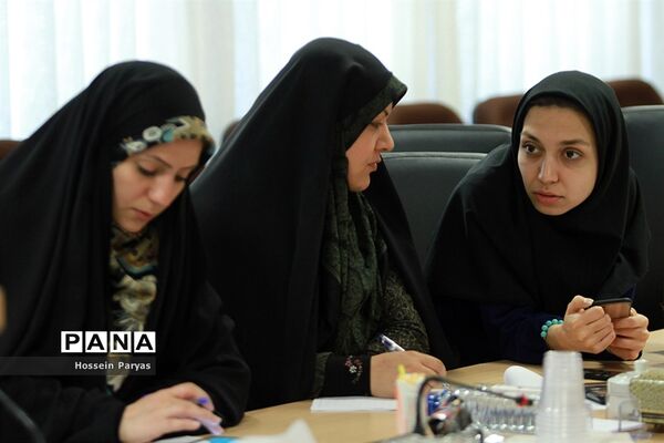 نشست خبری رئیس سازمان بسیج فرهنگیان به مناسبت هفته بزرگداشت مقام معلم و هفته بسیج فرهنگیان