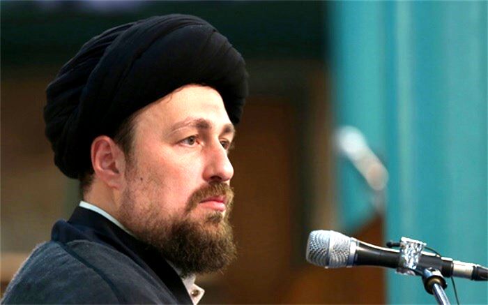 پست اینستاگرامی سید حسن خمینی پس از معمم شدن فرزندش