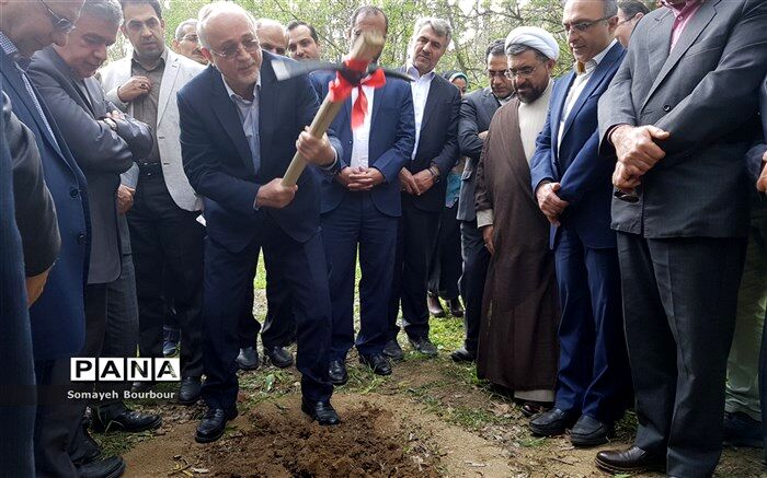 کلنگ پروژه دهکده سلامت در برغان به زمین خورد