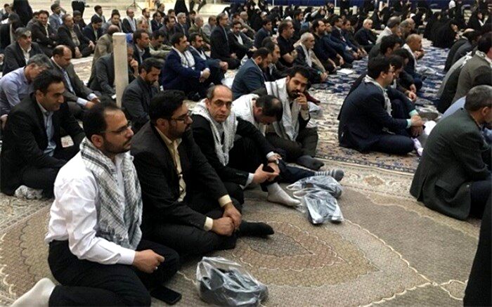 شرکت فرهنگیان ناحیه یک ری در مراسم تجدید میثاق با آرمان های امام (ره)