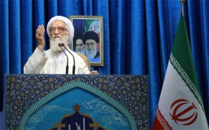 موحدی کرمانی: حفظ کتاب گمراه کننده، حرام است، مسئولان، کتاب‌های نمایشگاه را بررسی کرده‌اند؟