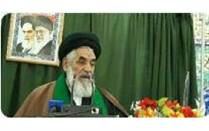 حجت الاسلام میرمومنی: نقش کارگرها تاثیر گذار ترین و مهم ترین حرکت در عرصه تولید ملی  و کلای ایرانی است .