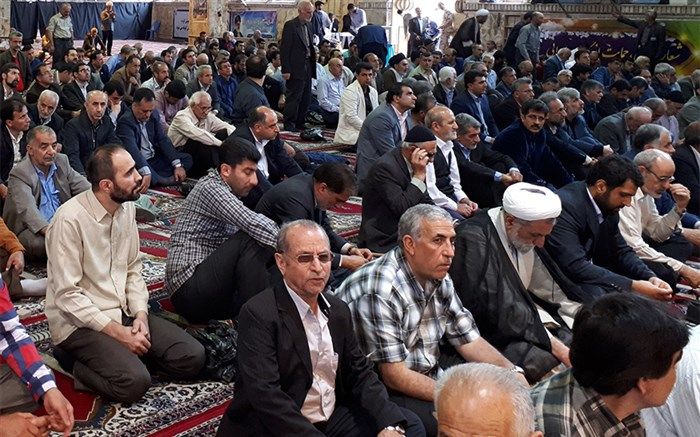 تجلیل از معلمان نمونه مازندران در نماز جمعه ساری