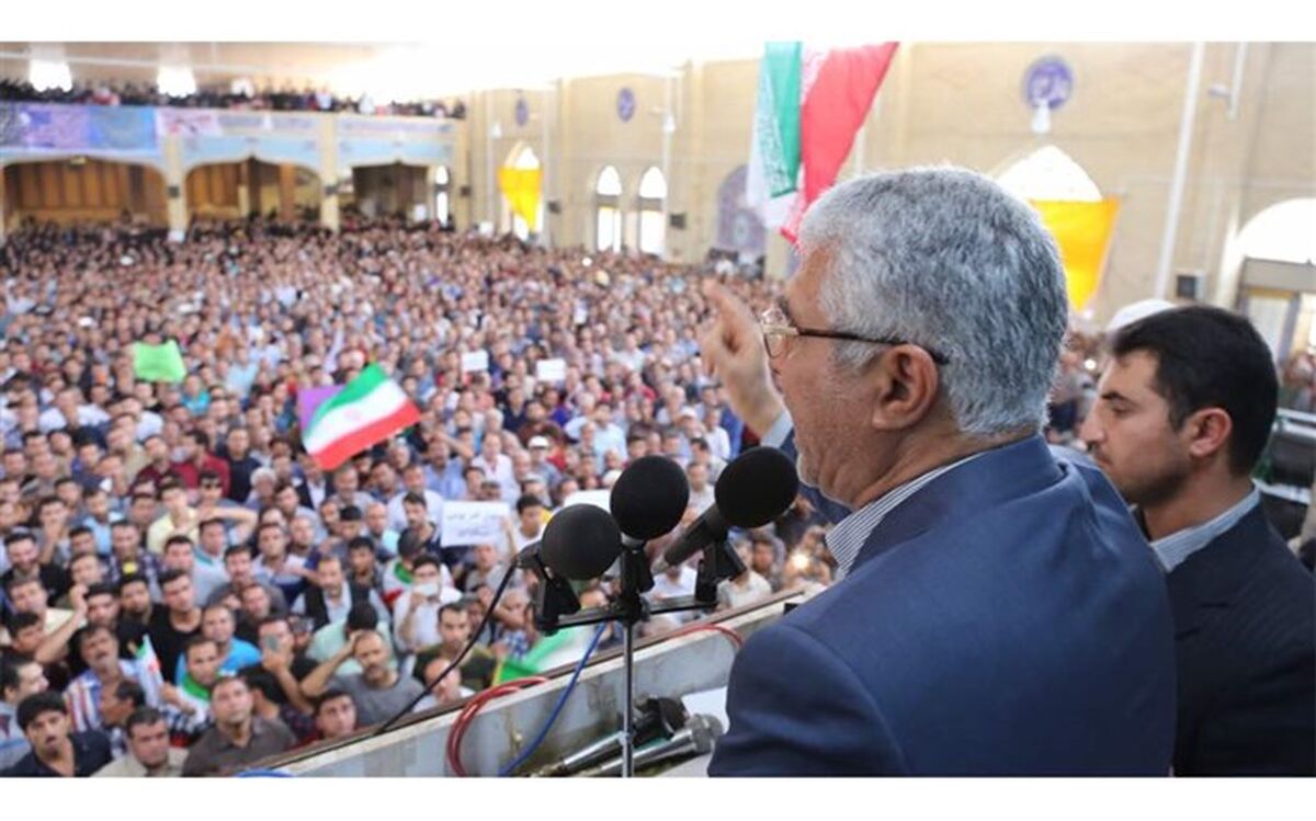 استاندار فارس: خواهان بازگرداندن طرح دوتکه شدن شهرستان کازرون از دولت هستیم