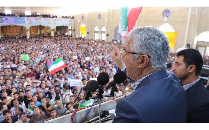 استاندار فارس: خواهان بازگرداندن طرح دوتکه شدن شهرستان کازرون از دولت هستیم