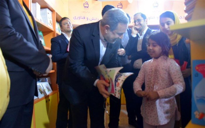 وزیر آموزش و پرورش: تولید محتوای خوب در ادبیات داستانی از نیازهای جدی نوجوانان است