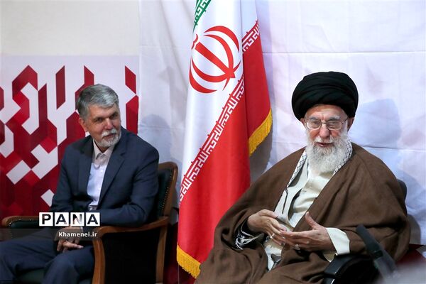 بازدید رهبر انقلاب از سی و‌‌ یکمین نمایشگاه بین‌المللی کتاب تهران