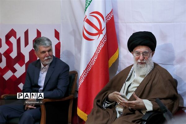 بازدید رهبر انقلاب از سی و‌‌ یکمین نمایشگاه بین‌المللی کتاب تهران