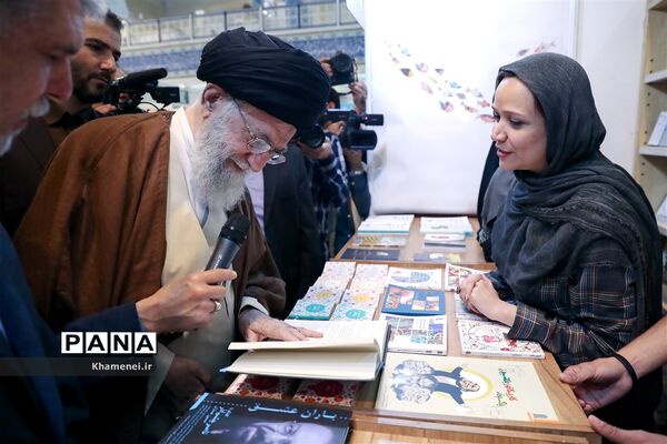 بازدید رهبر انقلاب از سی و‌‌ یکمین نمایشگاه بین‌المللی کتاب تهران