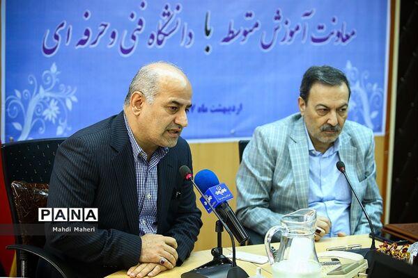 امضای تفاهم نامه همکاری آموزش متوسطه با دانشگاه فنی حرفه ای