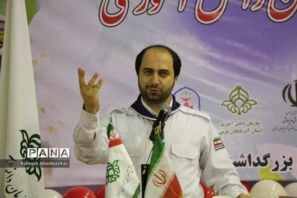 جشن سپاس معلم و گرامیداشت سالروز تاسیس سازمان دانش  آموزی در ارومیه