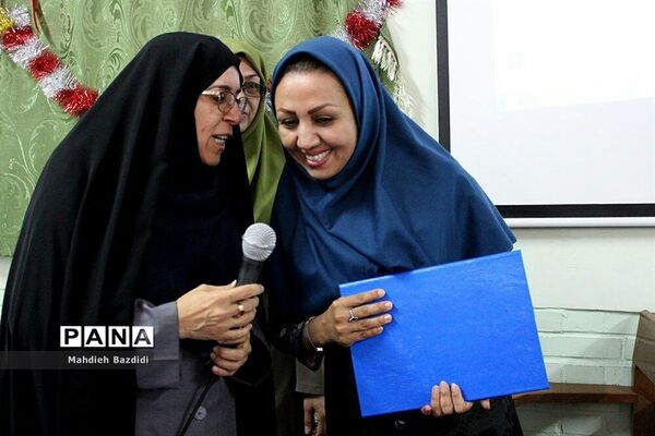 سپاس معلم در دبیرستان تزکیه شهرستان بیرجند