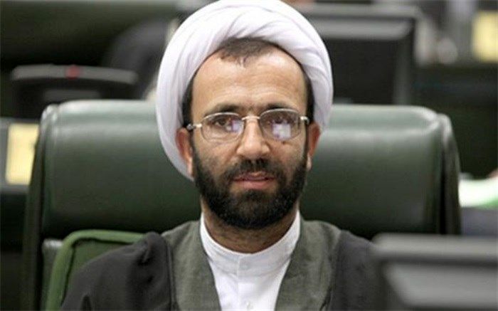 سلیمی، عضو کمیسیون آموزش مجلس: روحانیون از لحاظ مالی نباید وابستگی داشته باشند
