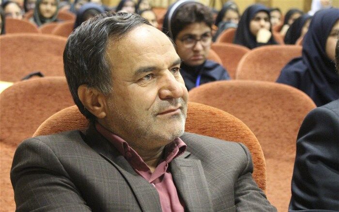 معاون پرورشی و فرهنگی آموزش و پرورش فارس خبر داد: احیای دوباره جشنواره حضوری هنر های آوایی و نمایشی دانش آموزان فارس پس از 14 سال