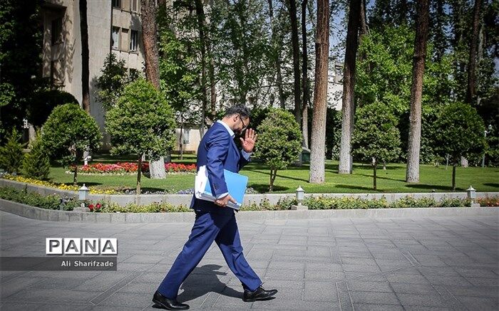 آذری جهرمی: مقاومت کاربران در برابر دستور قضائی باعث ترویج فیلترشکن‌ها شده است