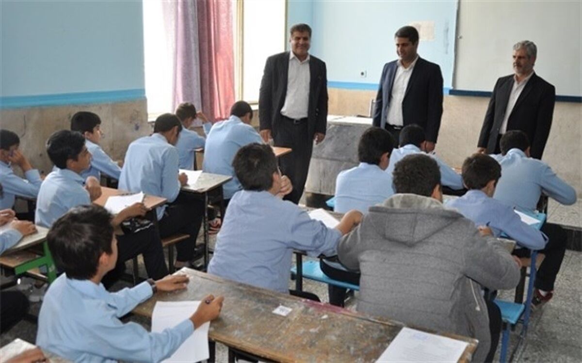 بازدید از روند برگزاری امتحانات خردادماه