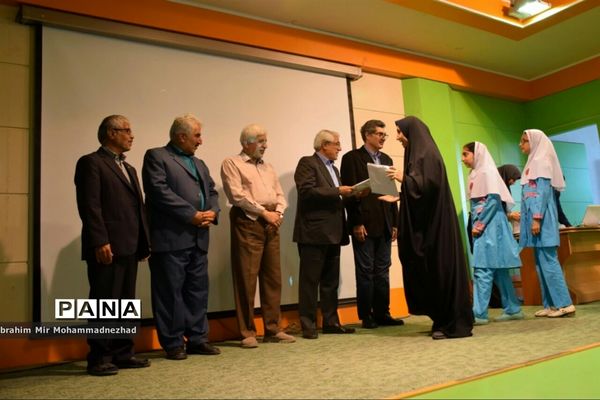 تجلیل منتخبان چهارمین مرحله مسابقات روز حل مسئله ریاضی در بابل