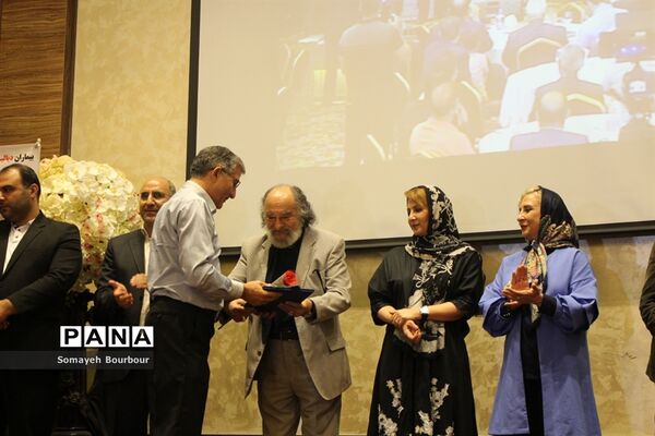 شانزدهمین همایش تجلیل از خانواده های اهداکننده عضو در استان البرز