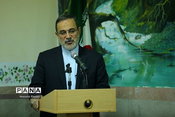 افطار دانش‌آموزی وزیر آموزش و پرورش