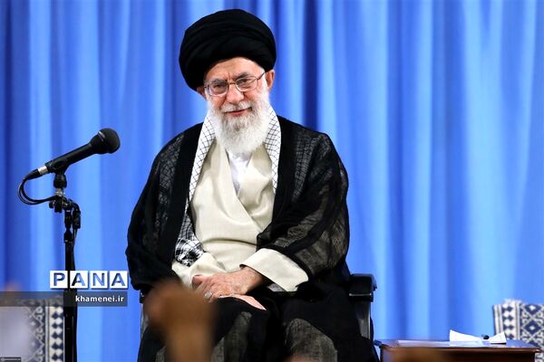 دیدار جمعی از دانشجویان و نمایندگان تشکل‌های دانشجویی با رهبر معظم انقلاب