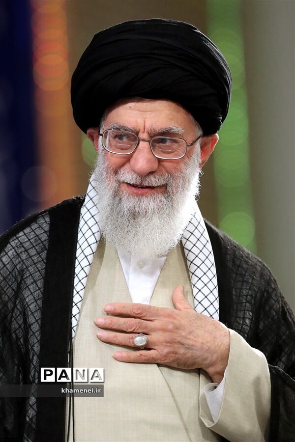 دیدار جمعی از دانشجویان و نمایندگان تشکل‌های دانشجویی با رهبر معظم انقلاب