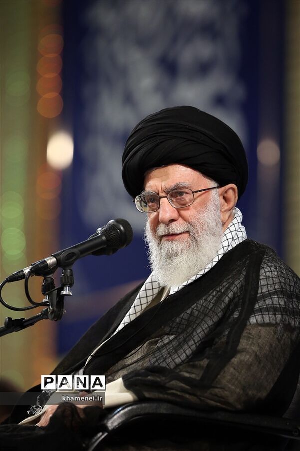 دیدار جمعی از دانشجویان و نمایندگان تشکل‌های دانشجویی با رهبر معظم انقلاب