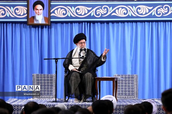 دیدار جمعی از دانشجویان و نمایندگان تشکل‌های دانشجویی با رهبر معظم انقلاب