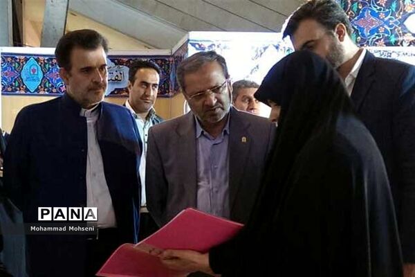 حضورعلیرضا کاظمی معاون پرورشی و فرهنگی وزارت آموزش و پرورش در نمایشگاه قرآن کریم