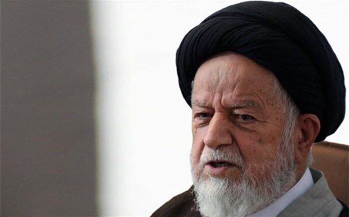 نماینده ولی‌فقیه در استان سمنان: انتقال ادارات در حیطه اختیارات مدیران اجرایی استان است