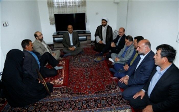 روحیه ایثار باید همواره در جامعه زنده بماند