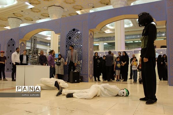 نمایش  انسان و شیطان در نمایشگاه بین المللی قرآن کریم