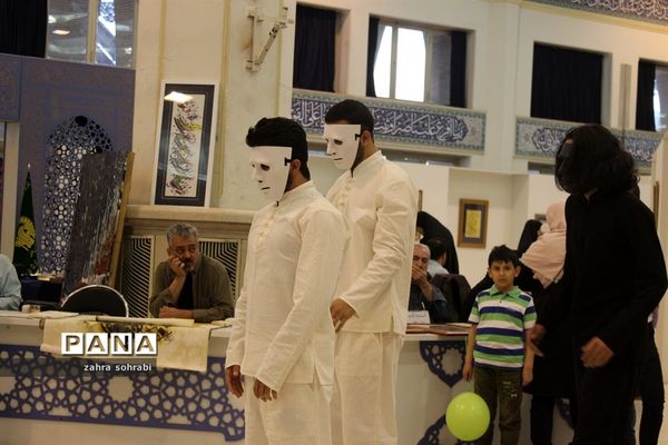 نمایش  انسان و شیطان در نمایشگاه بین المللی قرآن کریم