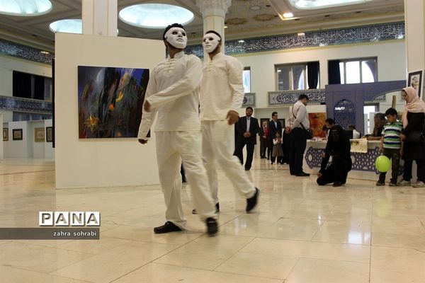 نمایش  انسان و شیطان در نمایشگاه بین المللی قرآن کریم