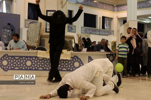 نمایش  انسان و شیطان در نمایشگاه بین المللی قرآن کریم