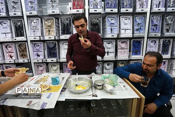افطار کسبه روزه دار در تهران