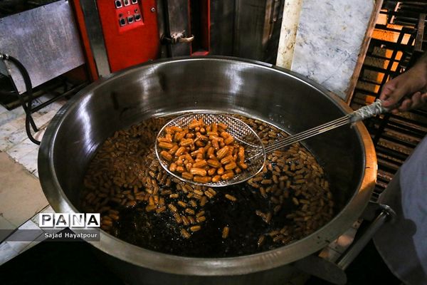 پخت زولبیا و بامیه در ماه رمضان