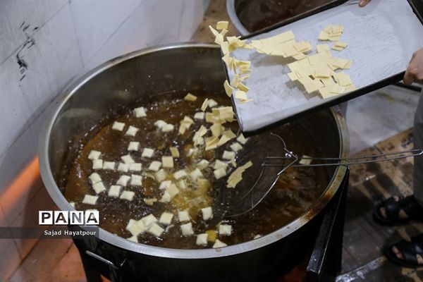 پخت زولبیا و بامیه در ماه رمضان