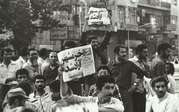 خرمشهر شهری است به وسعت تمام ایران و برابر تمامی ارزشهایی که شهیدان برای پایداری آن خون پاک خویش را نثار کردند .