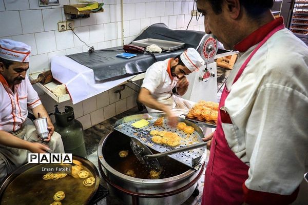 زولبیای رمضان شیرینی سفره های افطار