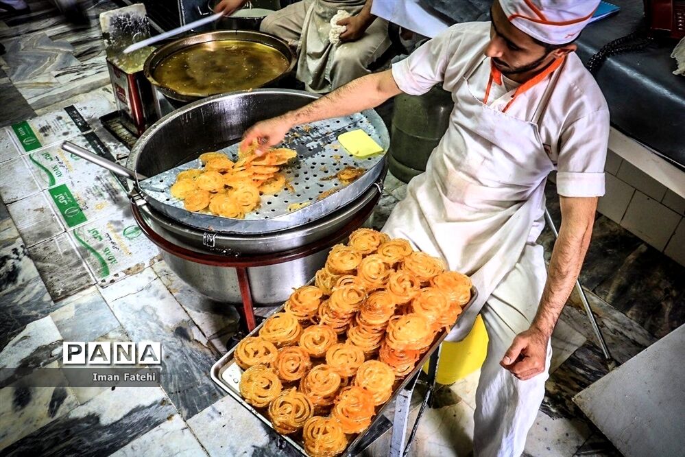 زولبیای رمضان شیرینی سفره های افطار