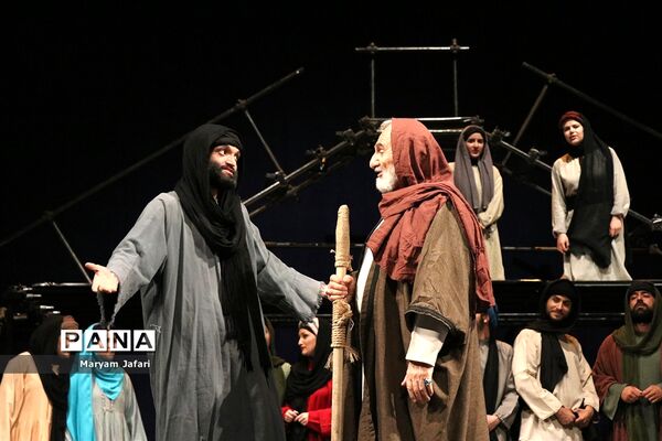 اجرای نمایش «دمی در بازار هیزم فروشان»