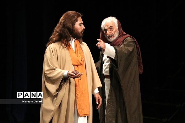 اجرای نمایش «دمی در بازار هیزم فروشان»